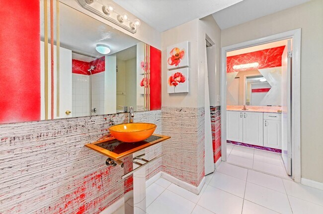 Building Photo - 4791 Via Palm Lakes Via