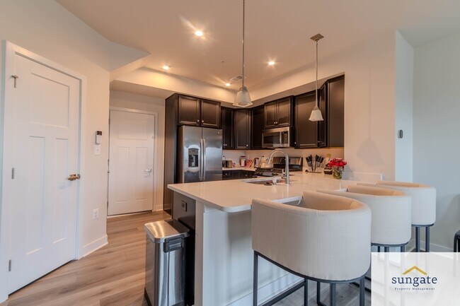 Building Photo - 100 Matisse Pl