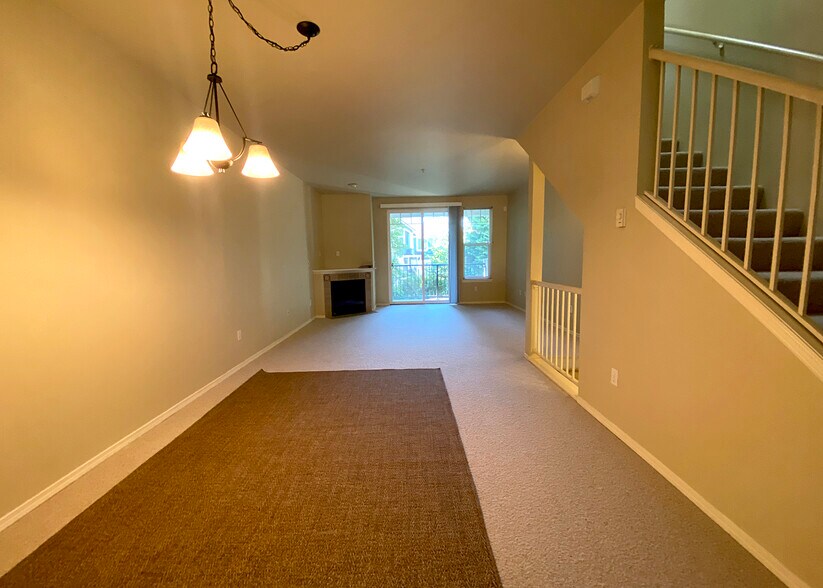 Building Photo - 16125 Juanita Woodinville Way NE