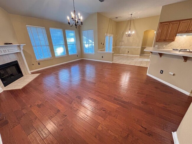 Building Photo - 2909 Yandall Dr