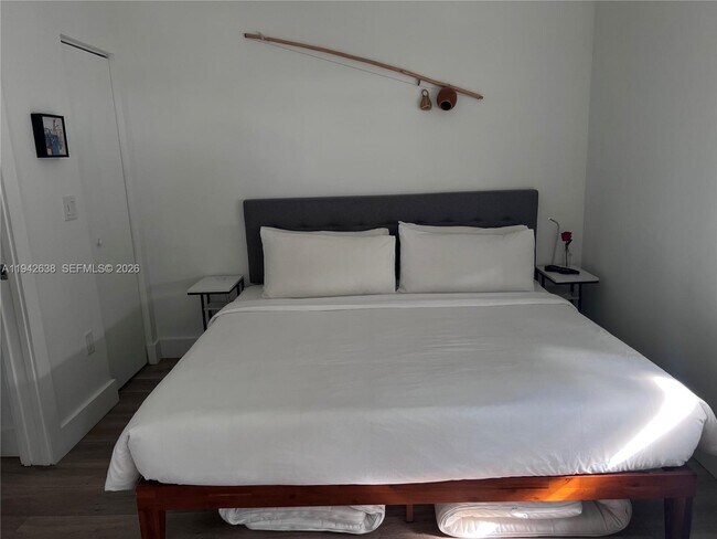 Building Photo - 701 Meridian Ave