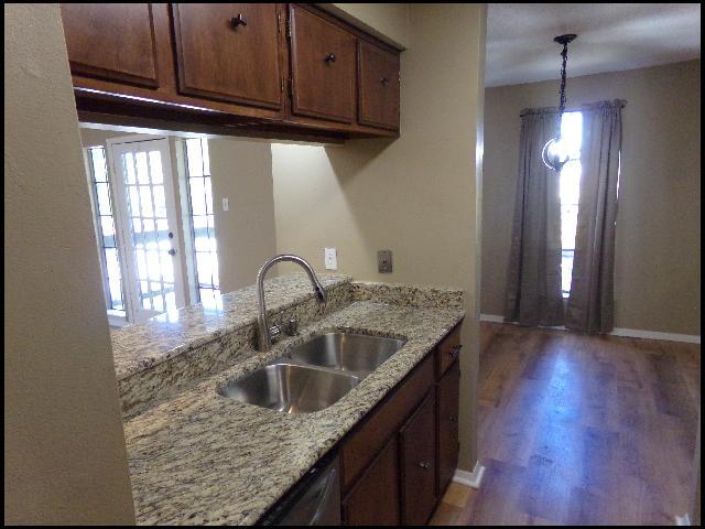 Building Photo - 1311 N University Ave