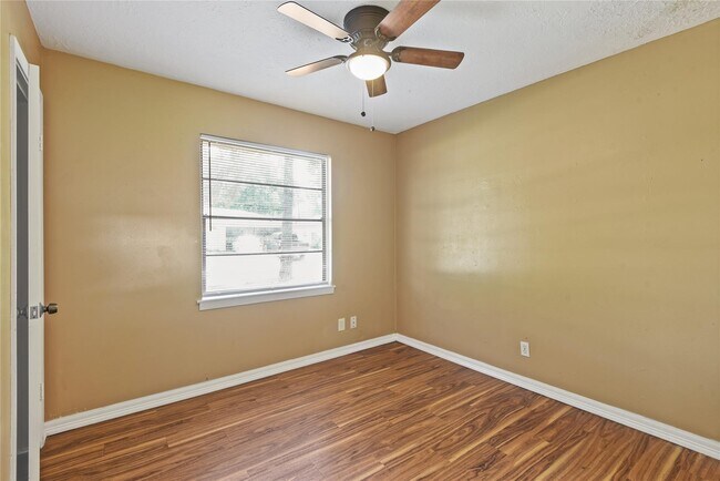 Building Photo - 2817 Lancaster Ln