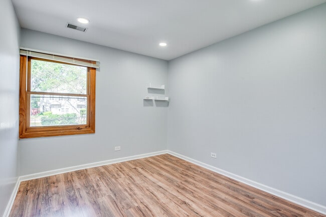 Building Photo - 1596 Manchester Dr