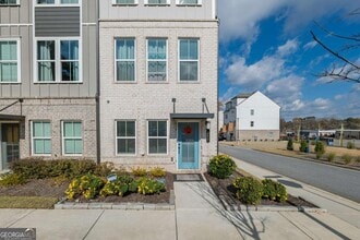 Building Photo - 313 Skylar Way SE