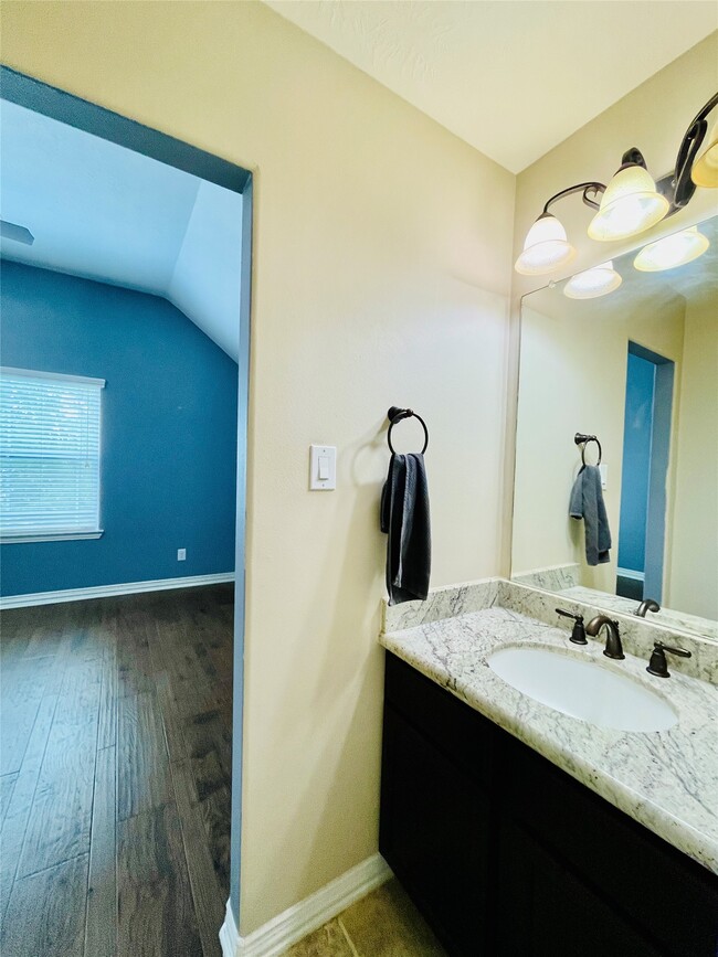 Building Photo - 14303 Tasmania Ct