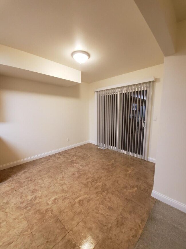 Building Photo - 915 S 20th St