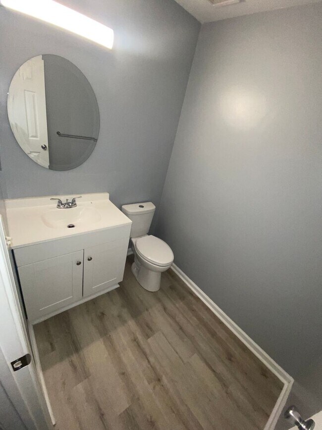 Building Photo - 856 Whistling Swan Dr