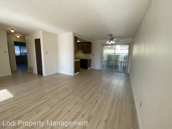 Building Photo - 2440 Cochran Rd