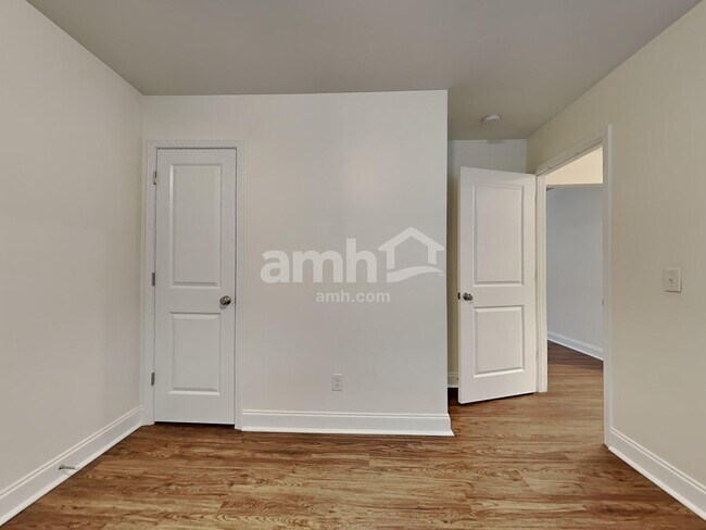 Building Photo - 12 Cherry St