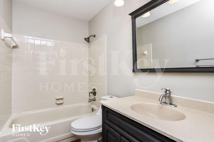 Building Photo - 16342 Peppermill Dr