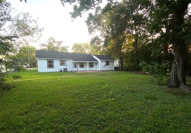 Building Photo - 8206 Montridge Dr