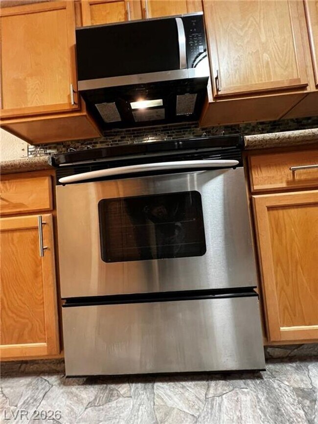 Building Photo - 3151 N Soaring Gulls Dr