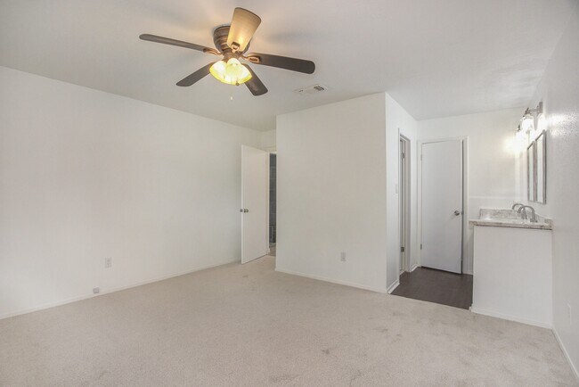 Building Photo - 22515 Colonialgate Dr