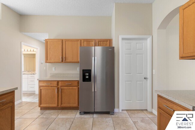 Building Photo - SPACIOUS 3/2/2 IN POPULAR PINE GROVE