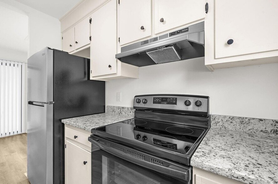 Building Photo - 127 Cedar Grove Dr