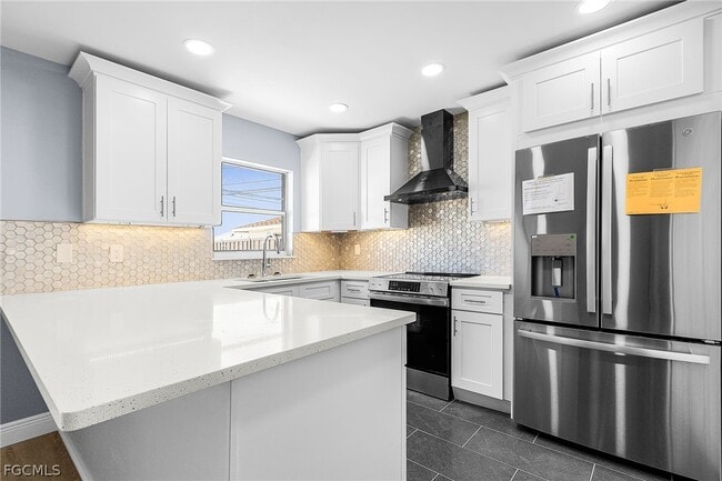 Building Photo - 527 SE 6th Ave