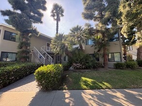 Building Photo - Charming 1 Bed / 1 Bath in Historic Bluff Park – Just One Block from the Beach!