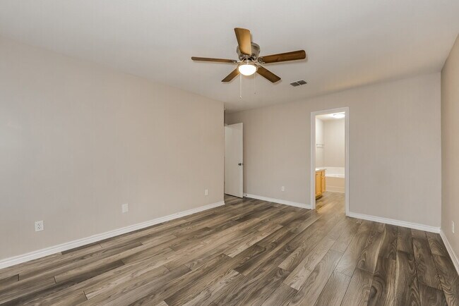 Building Photo - 1159 Whispering Meadows