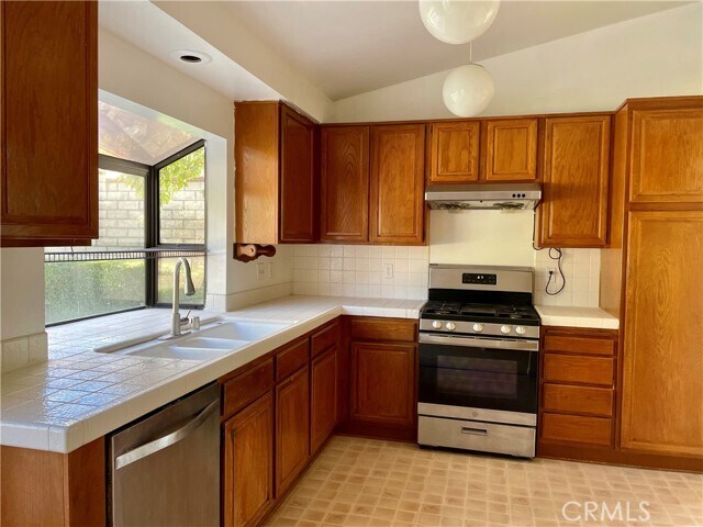 Building Photo - 1214 Vassar Ln