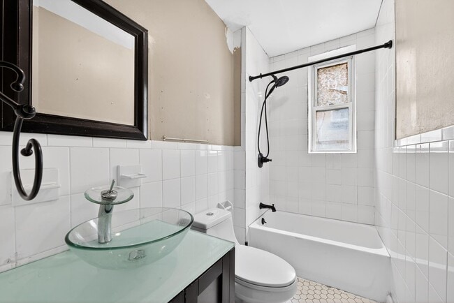 Building Photo - 584 Avenue C