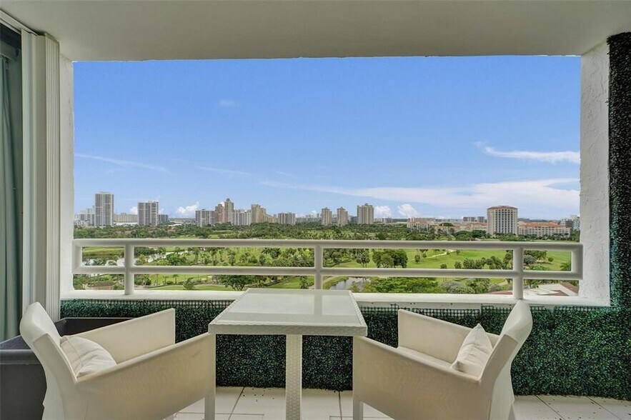 Building Photo - 20355 NE 34th Ct