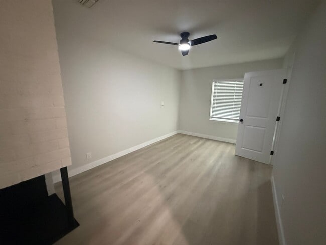 Building Photo - Newly remodeled 3 bedroom 2 bath