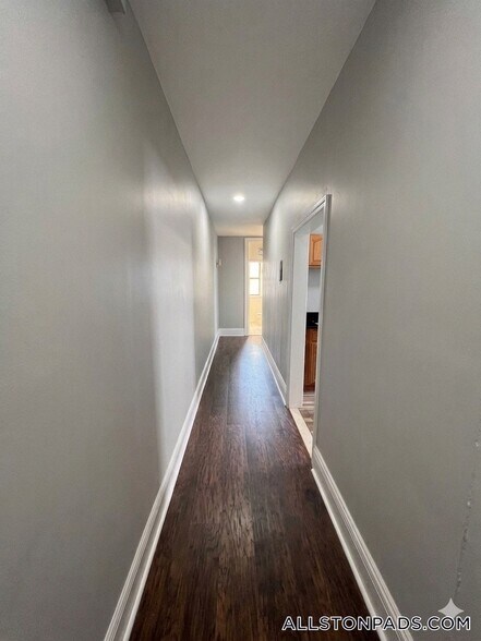 Building Photo - 12 Glenville Ave