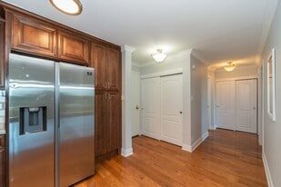 Building Photo - 4833 N Olcott Ave