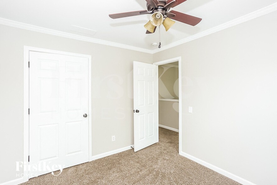 Building Photo - 4419 Hunter Ct