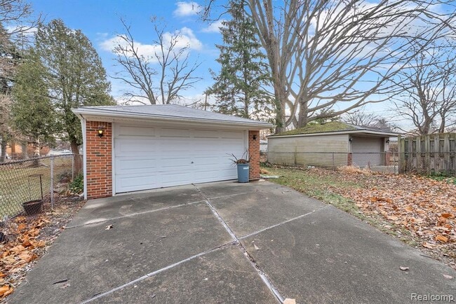 Building Photo - 3945 Harding St