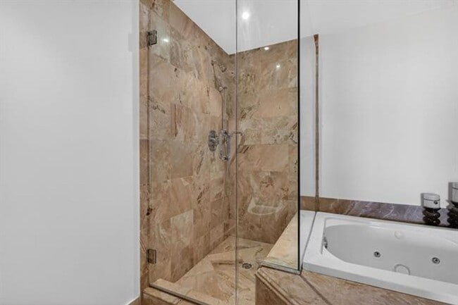 Building Photo - 9595 Collins Ave Ave