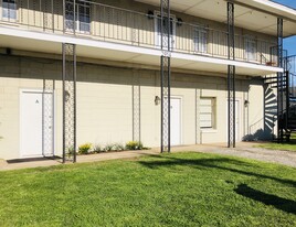 Building Photo - 2914 Vickie dr