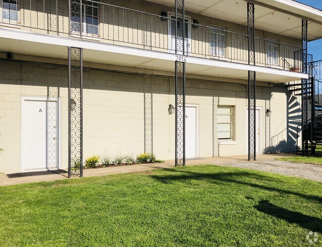 Building Photo - 2914 Vickie dr