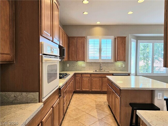 Building Photo - 2139 Twin Falls Dr