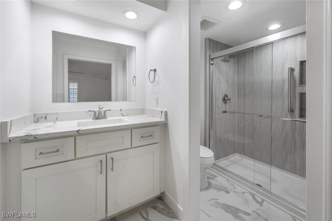 Building Photo - 222 Harbour Dr