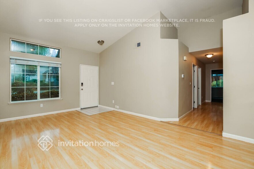 Building Photo - 5000 Mesa Ridge Dr