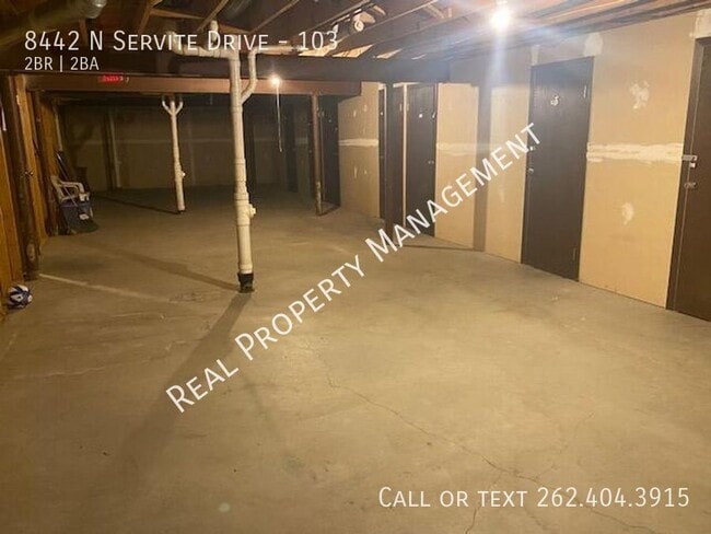 Building Photo - 8442 N Servite Dr