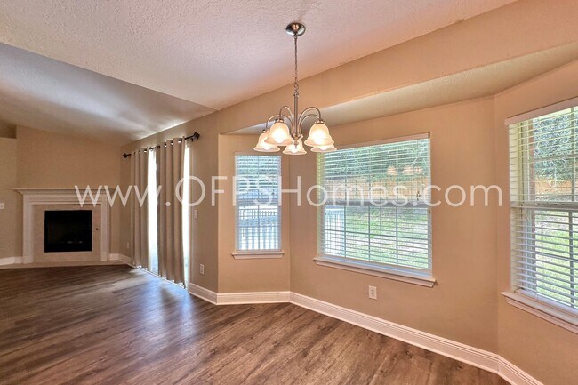 Building Photo - 653 Territory Ln