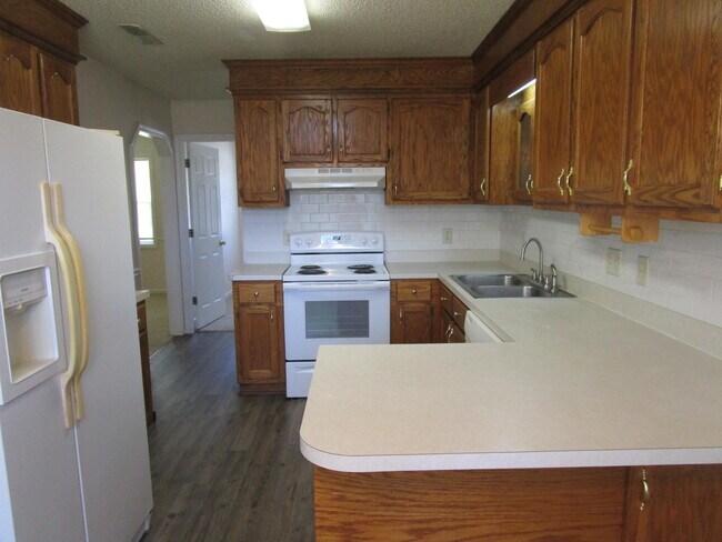Building Photo - 2555 Nicholson Dr