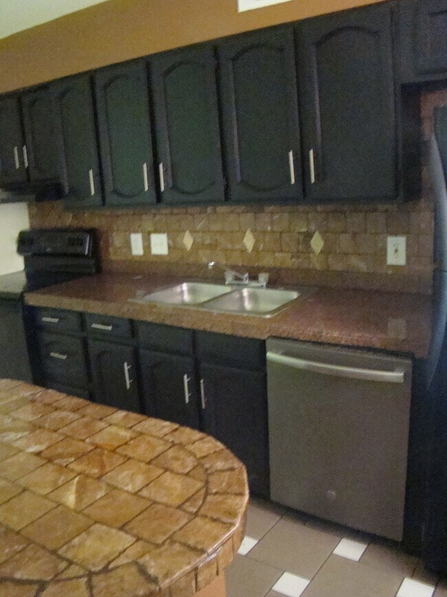 Building Photo - 4708 E Caballero St