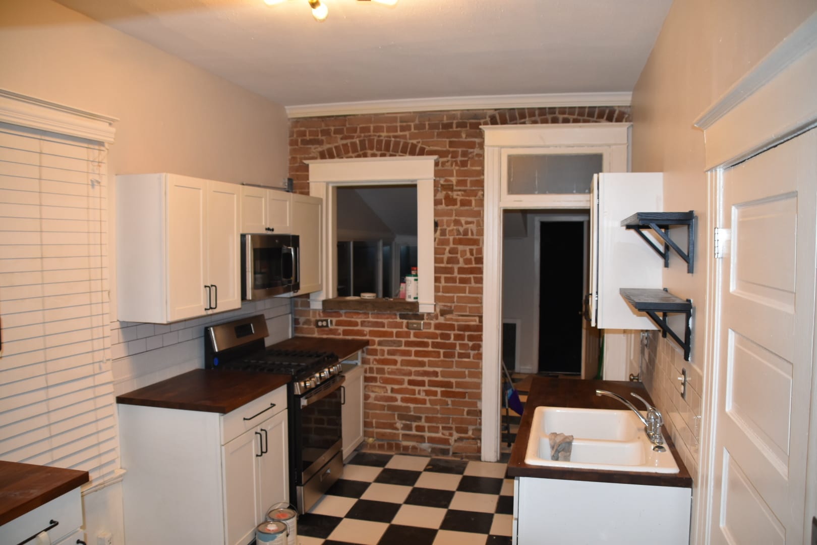 Building Photo - 510 W 1st Ave