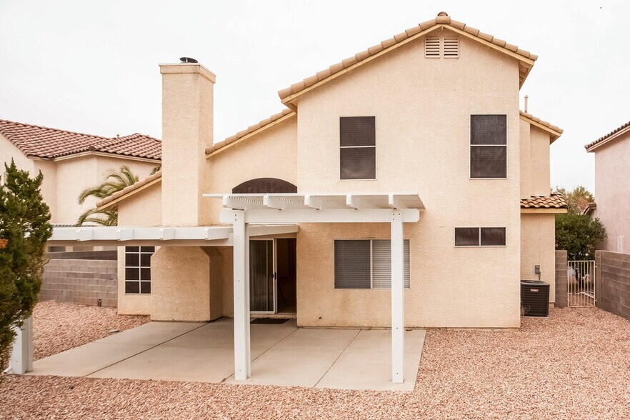 Building Photo - 2642 Ridgewater Cir
