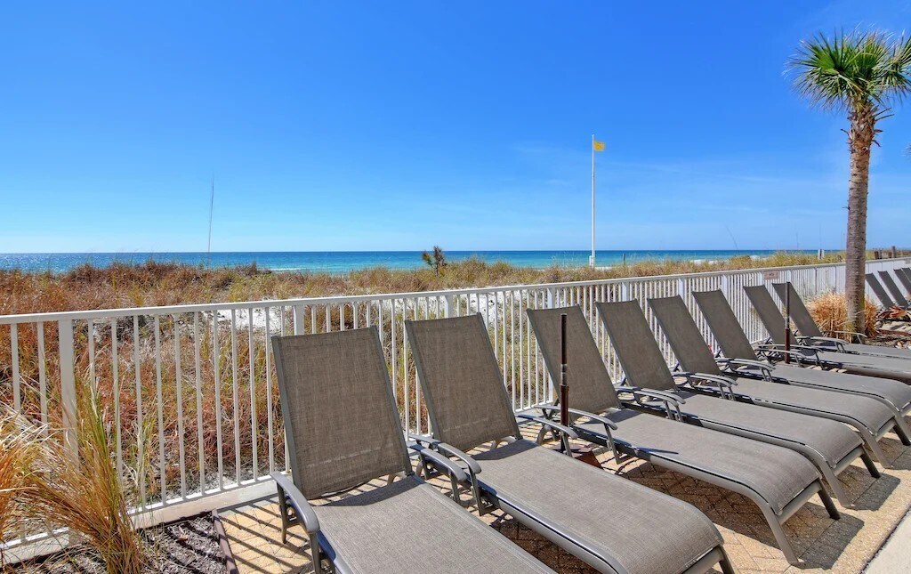 Building Photo - 10625 Front Beach Rd