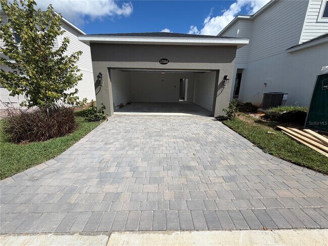 Building Photo - 17334 Beachgrass Aly