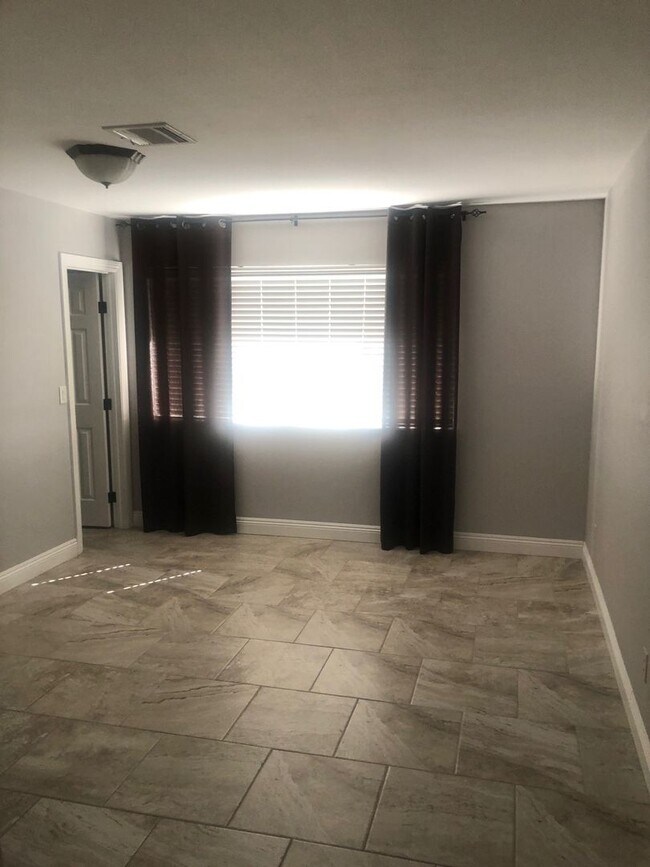 Building Photo - Beautiful Upgraded Home in Henderson