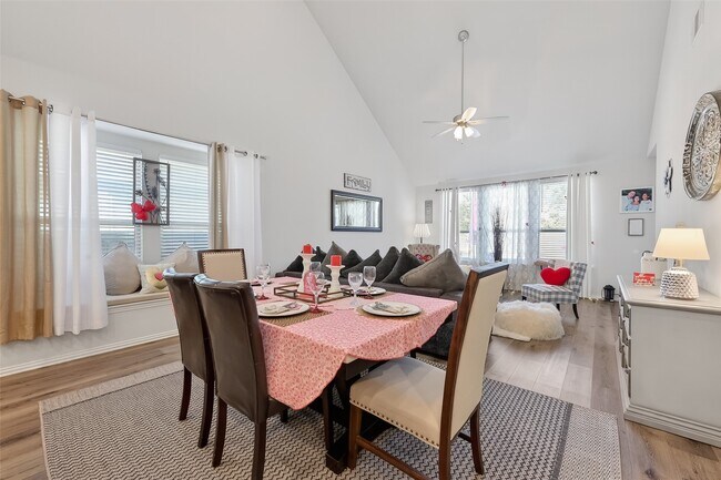 Building Photo - 15006 Eves Necklace Ct