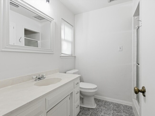 Building Photo - 8432 Glenann Dr