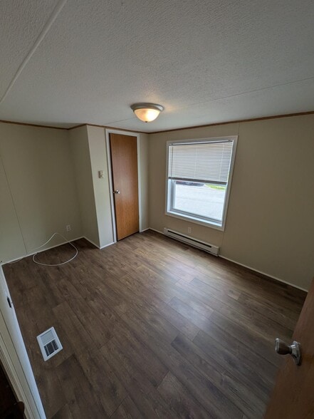 Building Photo - 15 Krista Ln