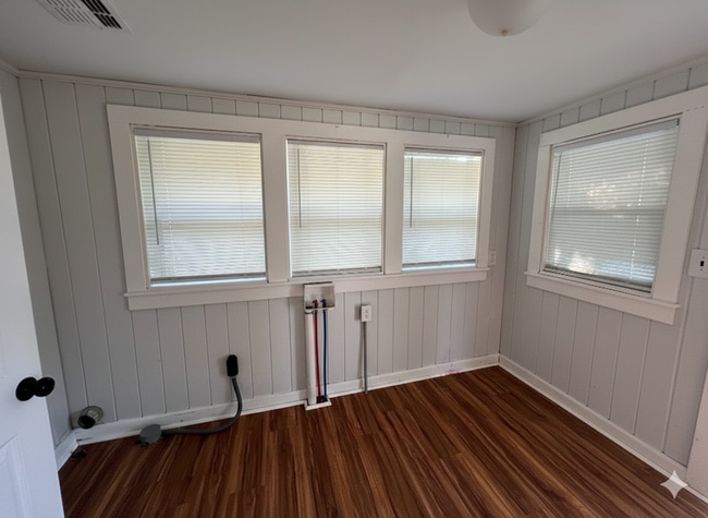 Building Photo - 33 Magnolia Ave